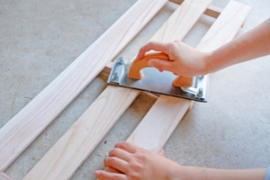 ベッドの床板を自作するならすのこが使える！釘ナシ簡単DIY！